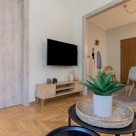 Spacious 2 Bedroom Apartment In Koukaki アテネ エクステリア 写真