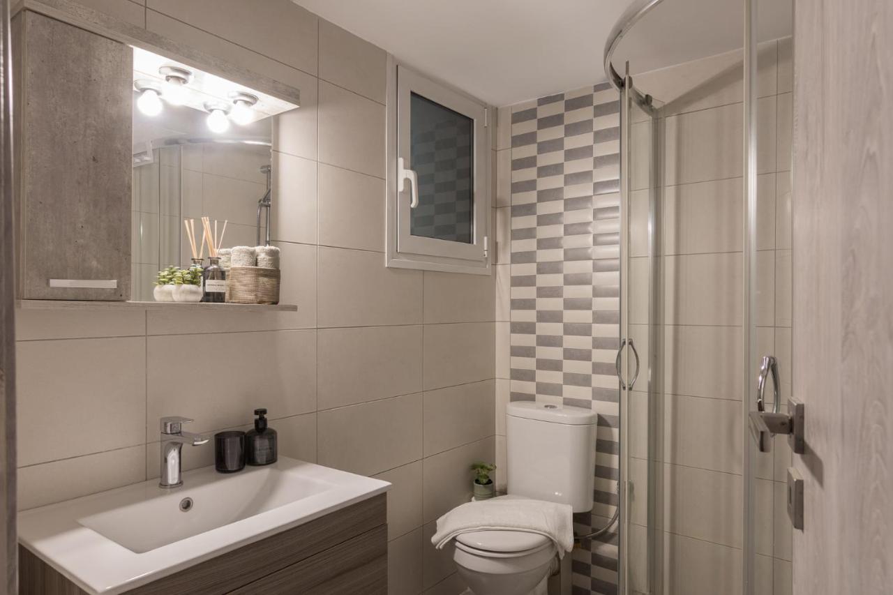 Spacious 2 Bedroom Apartment In Koukaki アテネ エクステリア 写真