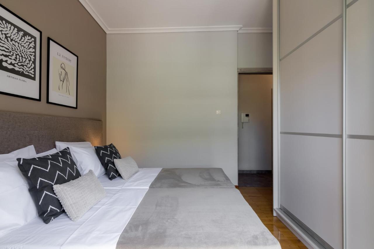 Spacious 2 Bedroom Apartment In Koukaki アテネ エクステリア 写真