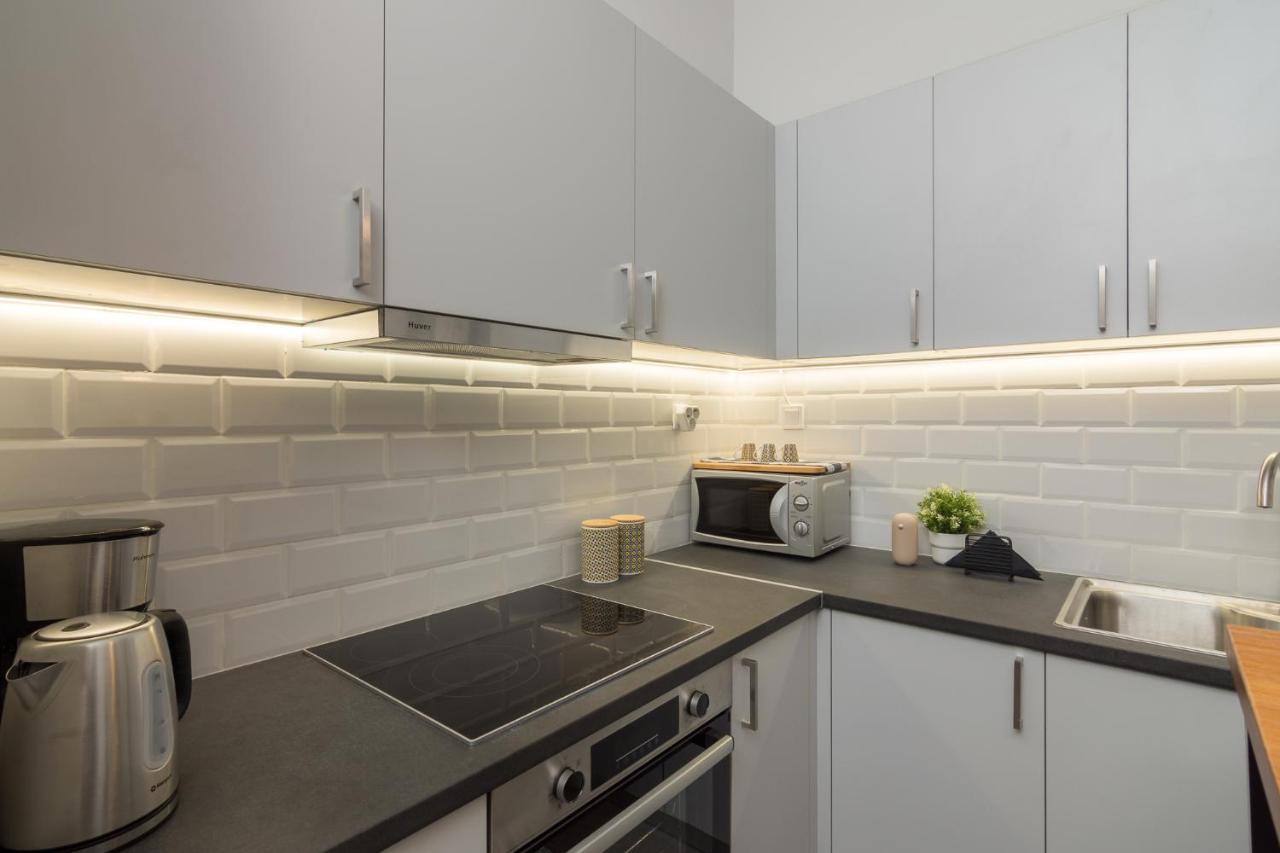 Spacious 2 Bedroom Apartment In Koukaki アテネ エクステリア 写真